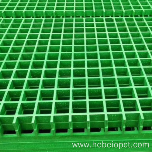 Corrosion resistant fiberglass grating for lawn use